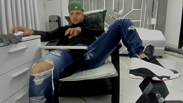 master_leather Adlı Modelin Web Kamerası Şovu