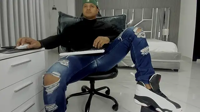 Pokazy przed kamerką – master_leather