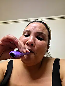 Curvy-Nthabi_X – Kamerová šou