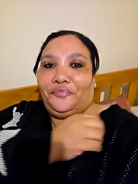 Show de Curvy-Nthabi_X na webcam