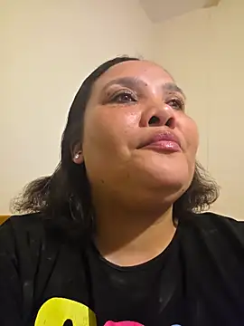 Curvy-Nthabi_X Pertunjukan Webcam