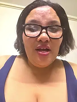 Curvy-Nthabi_X Webcamshow