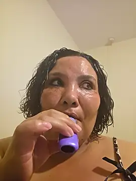 Curvy-Nthabi_X's Webcam Show