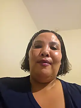 Pokazy przed kamerką – Curvy-Nthabi_X