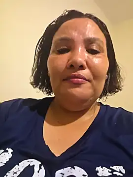 Curvy-Nthabi_X's Webcam Show