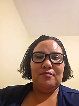 Curvy-Nthabi_X Webcam Show