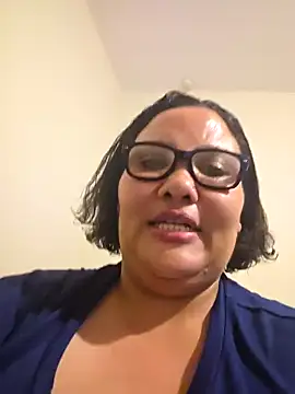 Curvy-Nthabi_X Pertunjukan Webcam