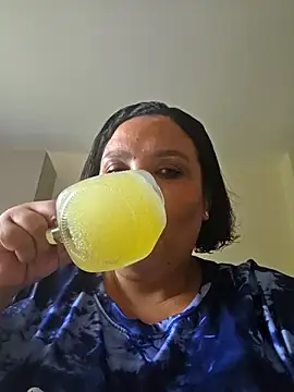 Curvy-Nthabi_X's Webcam Show