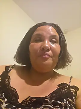 Show de Curvy-Nthabi_X na webcam