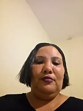 Curvy-Nthabi_X's Webcam Show