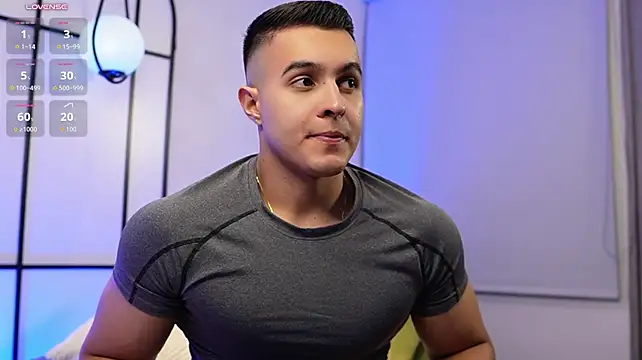 Show modela Mason_bennet na web-kameri