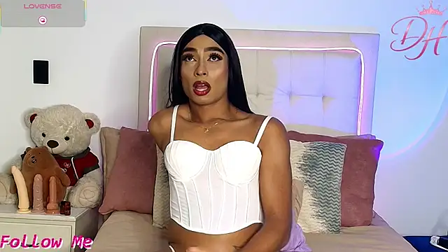 Daphne_Hills Show Webcam