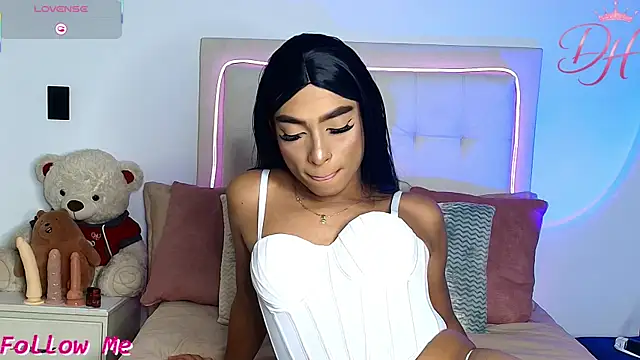 Daphne_Hills Webcam-Show