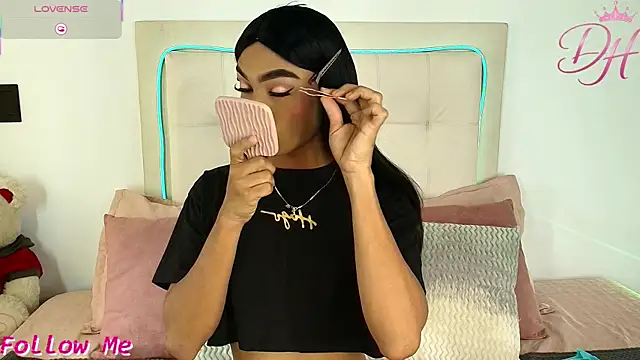 Daphne_Hills Webcam-Show