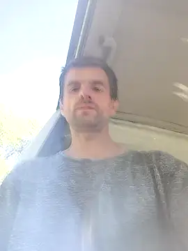 TwardyKierowca 在線直播表演