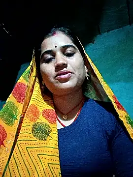 Hot_kamla: διαδικτυακό σόου στην κάμερα