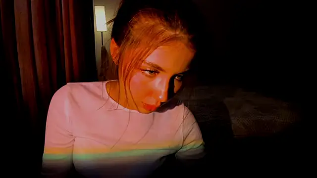 Aurora_Glow21 webcam show