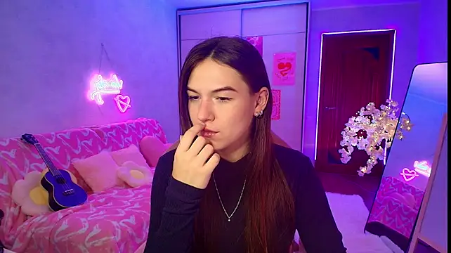 luna_lust_212 Adlı Modelin Canlı XXX Sohbeti