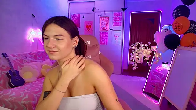 הופעת וובקאם של luna_lust_212