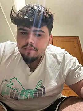 Yannick04 webkamerás műsora