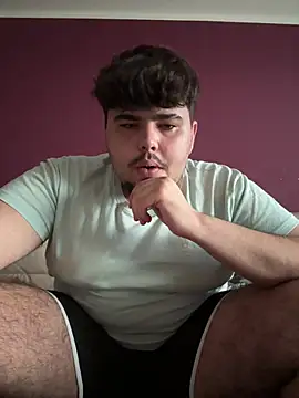 Yannick04 Show in webcam