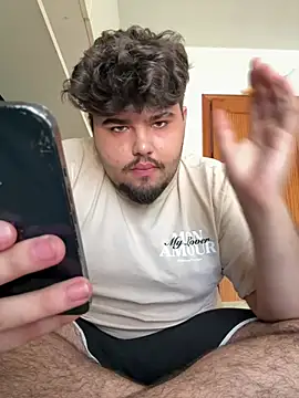 Yannick04 webkamerás műsora