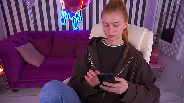 Nicol_Moonnn Webbikameraesitys