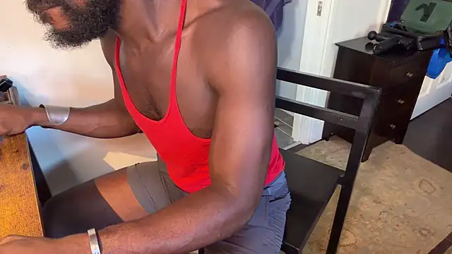 SirDaddylicious Show in webcam