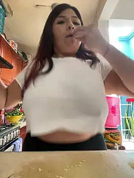 LatinaCalienteMilf Webcam show