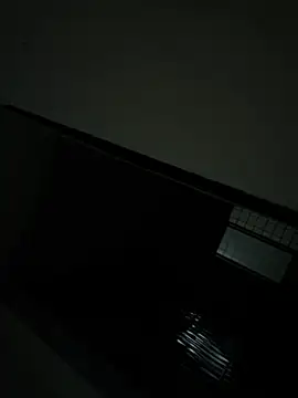 hrdgjhfcvggggdssttfvcsshk: διαδικτυακό σόου στην κάμερα