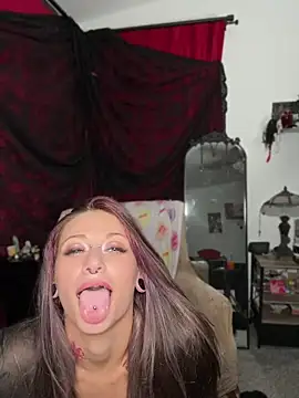 AshenRoe's Live XXX Chat