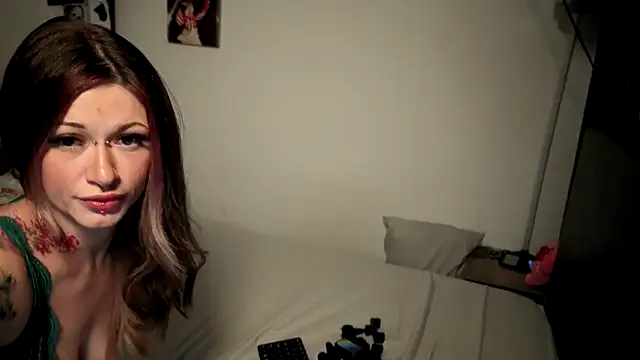 AshenRoe's Live XXX Chat