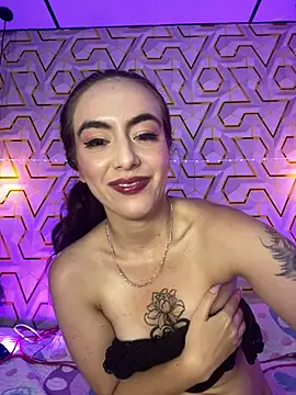 MelanyyJhonson15's Live XXX Chat