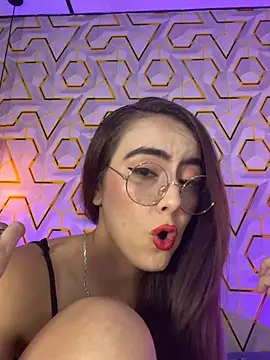 MelanyyJhonson15 即時 XXX 聊天