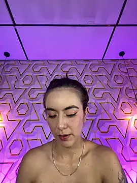 צ'אט XXX בשידור חי של MelanyyJhonson15