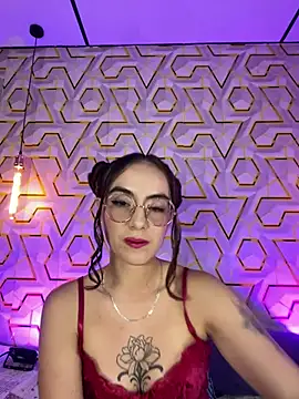 MelanyyJhonson15's Live XXX Chat