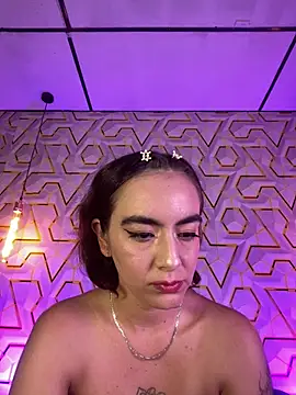 Živý XXX chat MelanyyJhonson15