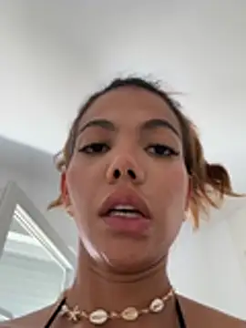 XXX chat uživo modela BomBumVelvet