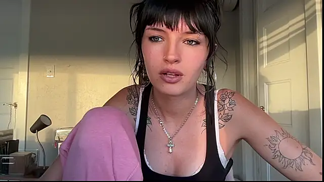ZoeyandMac's Webcam Show