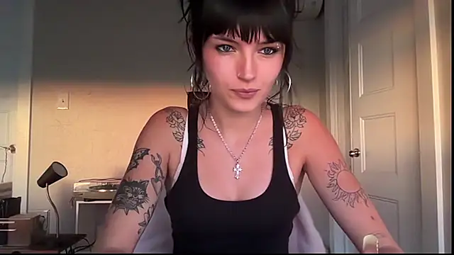 ZoeyandMac webcam show