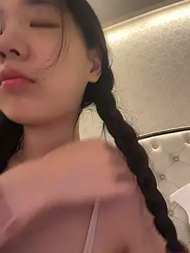 TinyBabeのウェブカメラショー