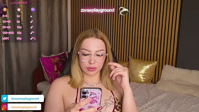 ZarasPlayground Chat XXX in diretta