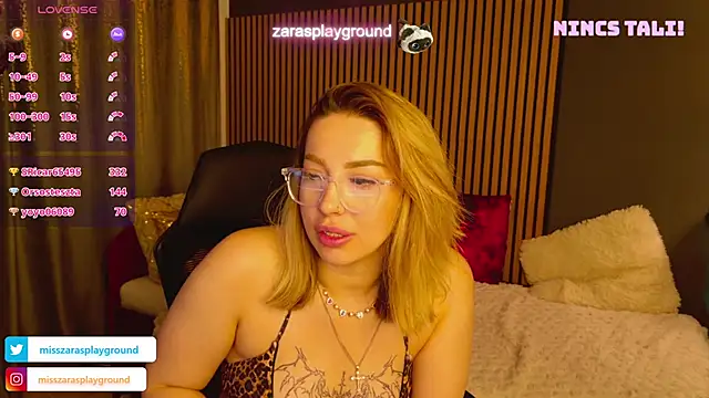 ZarasPlayground's Live XXX Chat