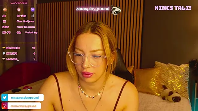 ZarasPlayground Show in webcam