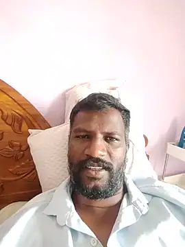 Paramkeerthi: διαδικτυακό σόου στην κάμερα