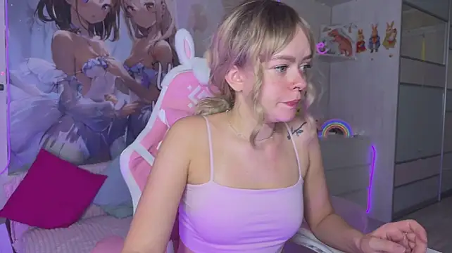 CheekySashaCharm Show in webcam