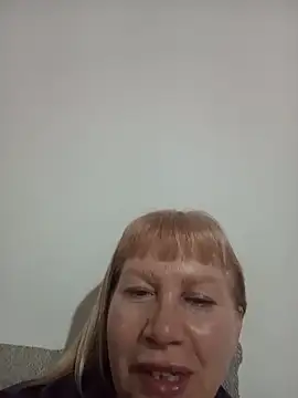 SexyMilf1211 网络视讯表演