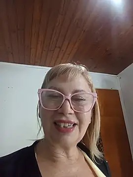SexyMilf1211 Adlı Modelin Web Kamerası Şovu