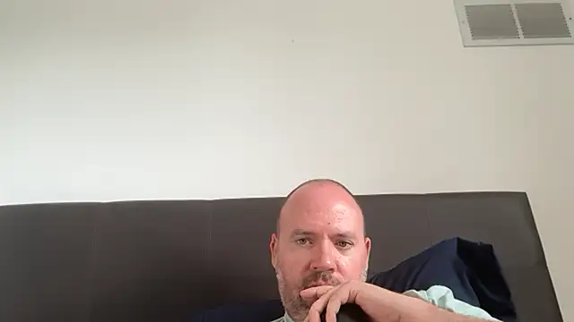 sbeast69: διαδικτυακό σόου στην κάμερα