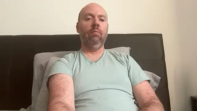 sbeast69: διαδικτυακό σόου στην κάμερα